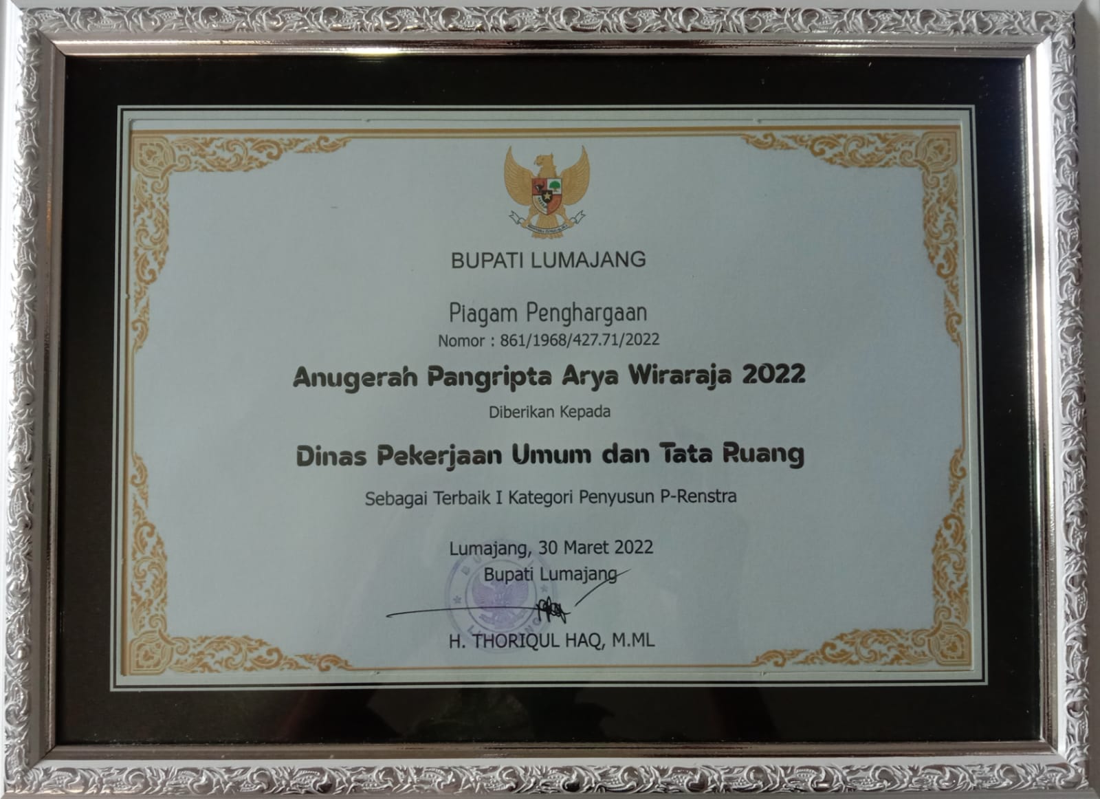 Piagam Penghargaan Anugerah Pangripta Arya Wiraraja 2022 sebagai Terbaik I Kategori Penyusun P-Renstra